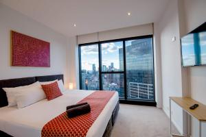 Prima Tower - Elegant Apartment with Stunning City Views