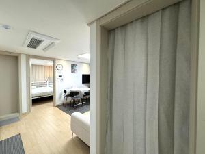 서울 강남 서초역 개인테라스 성수 압구정 삼성역 Coex 성형 피부과 방 2개 가족여행 퀸베드3