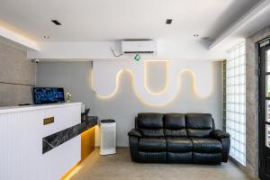 Urbanview Tiana Residence Nagoya Batam by Reddoorz