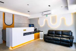 Urbanview Tiana Residence Nagoya Batam by Reddoorz