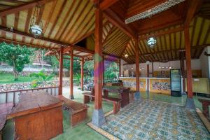 Arys Lagoon Bungalow & Hotel