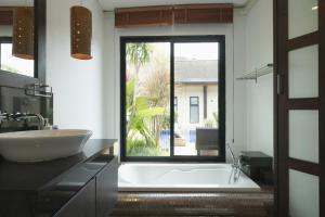 Queen Palm Villa