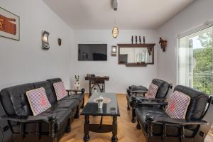 Holiday Home with Pool near Makarsk - Happy Rentals