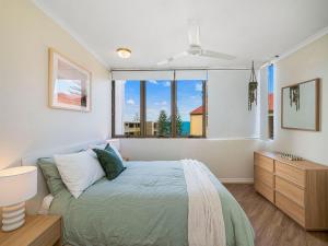 Headlands Caloundra unit 2, Kings Beach, QLD, 4551
