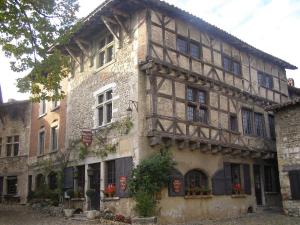 Hotels Logis Hotel Le Petit Casset : photos des chambres