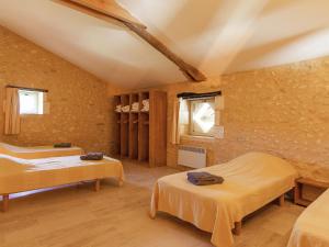 Maisons de vacances Mansion in Aquitaine with Private Pool : photos des chambres