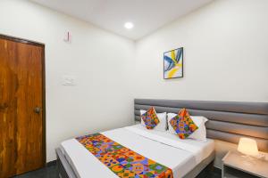 FabHotel Yendluris Abode
