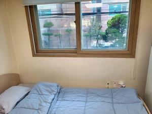 YH House Hongdae, Sinchon