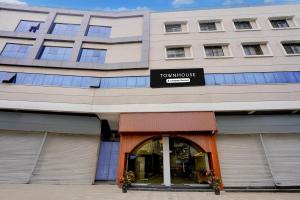 Super Townhouse Skyboat XLO Point