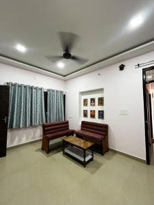 Kaamna Homestay - Cozy 2BHK