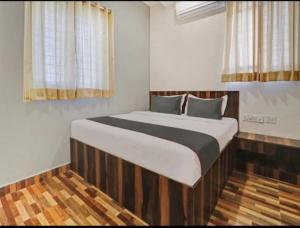Hotel Dhruvas residency