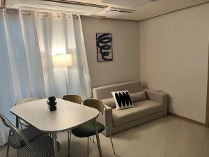 New accommodation 2 bedroom apartments near Hoegi Station, Kyung Hee University