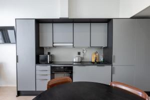 Modern City Apartment By Lapland Host