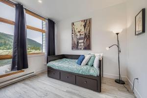 2903 Riverbank Lodge condo