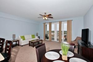 One-Bedroom Apartment with Sea View - 1735 room in Laketown Wharf Resort by Panhandle Getaways