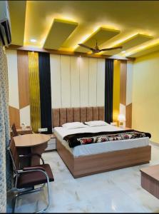 PLAY RAJKUMAR GARDEN & ROOMs - Unrated properties in Chhatikara