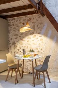 Luz, piedra y calma a 15 min del mar