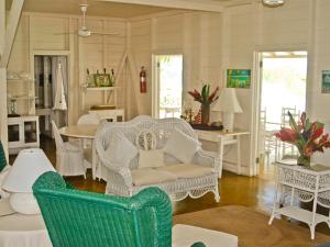 Bolt Hole Villa