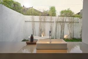 5BR in Seminyak Central Big yard