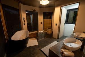 Sasi Africa Luxury Tented Bush Lodge