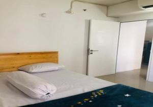 Laguna Room at Apartment Grand Sentraland Karawang