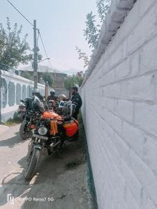 Moonshine Homestay Kashmir