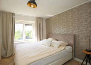 Bright City Retreat near Center & RAI