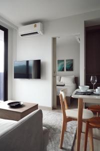 Laguna 3714: 2BR Garden View Rooftop Oasis