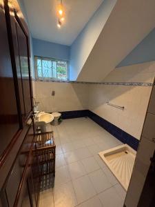 Hilltop Nest Cozy Villa with Hill & Forest Views