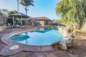 Entire Coastal Villa 4BR 2BA Swimming Pool Courtyard
