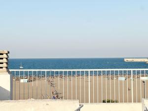 Charming duplex penthouse in Las Arenas beach