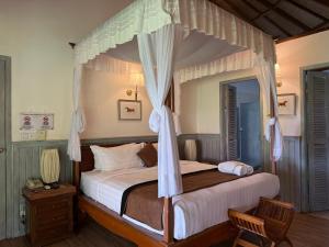 Nataya Round House Coral Bay Resort