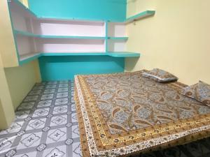 Yisha paying guest house-ganga view