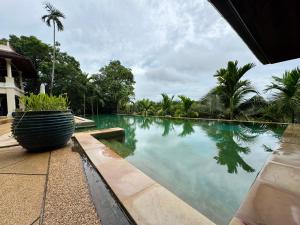 整栋高奢康养泳池别墅 - 带厨师女佣