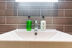 The Warwick Arms Hotel - The Coaching Inn Group