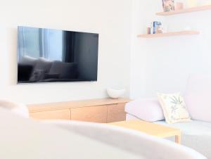 Oasis 325 Premium Apartment Sea & Mountains View