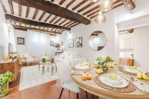 The Hidden Alley Apartment