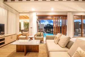 Luxury 5-Bedroom Canggu Beach Villa Scenic View