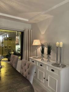 Cityscape Retreat - Central and modern apartment