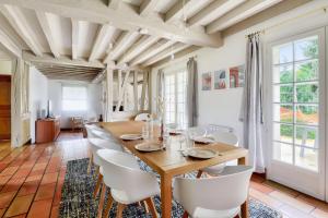 Charming countryside home near Rouen with pool