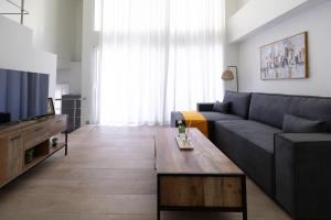 3-Bedroom Apartment in Marousi