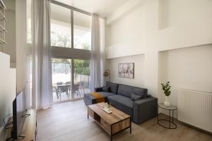 3-Bedroom Apartment in Marousi