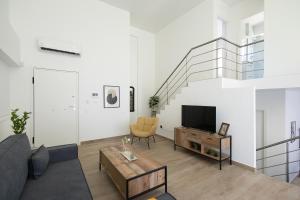 3-Bedroom Apartment in Marousi