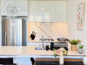 Prime 2BR Location Pool Parking BCT 1004