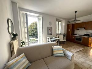 La Casa al Lago by Gottschalk
