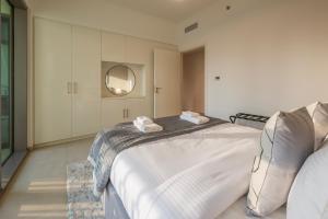 Upscale 2BR with Burj Khalifa Views