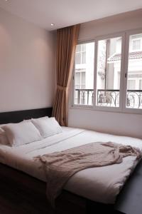 Cozy Minimalist Studio Near Bui Vien Walking Street, District 1