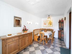 Lodge in Bohemia with Sauna and Bubble Bath