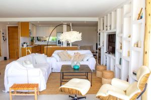 Villa San Ciprianu Mare Di Lecci