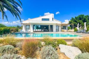 Villa San Ciprianu Mare Di Lecci